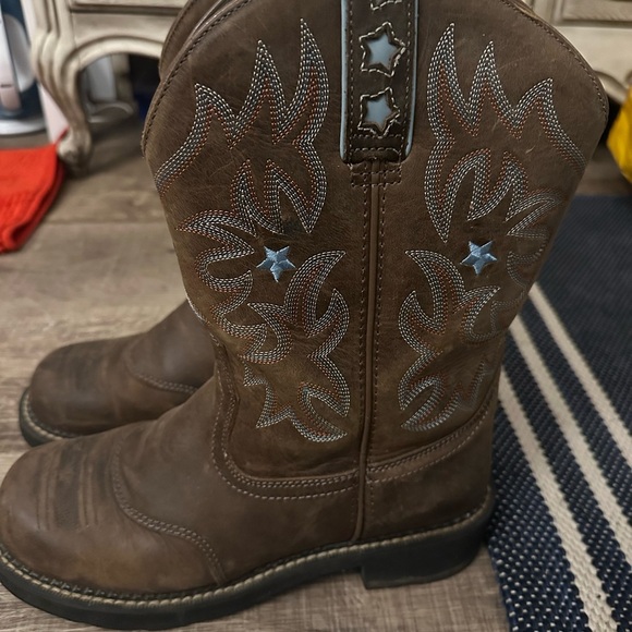 Ariat Shoes - Ariat Brown Western Boots with Star Detail size 9.5